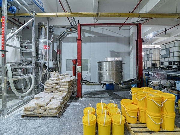 胶水存放区一角