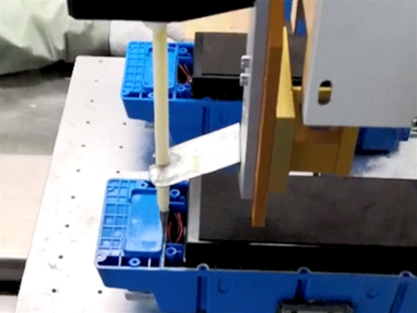 硅胶用于新能源汽车电池视频